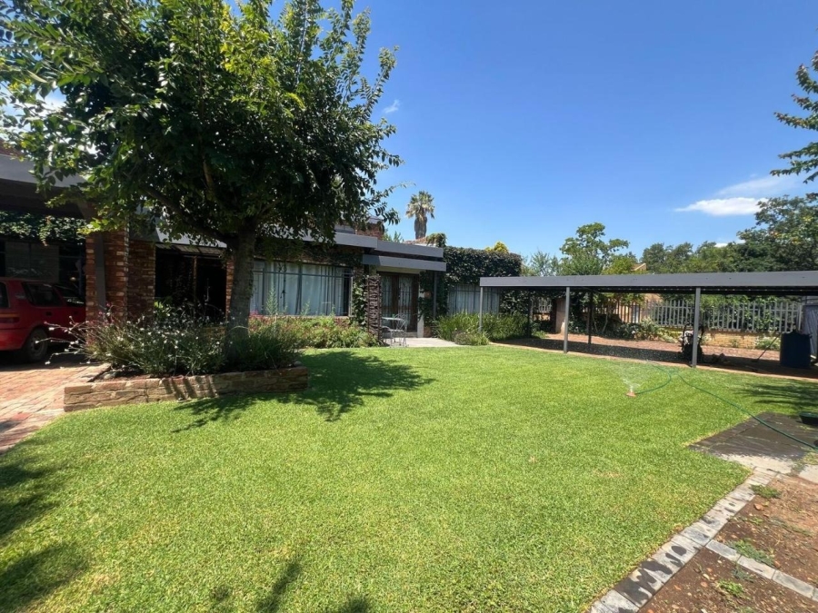 7 Bedroom Property for Sale in Van Der Hoff Park North West